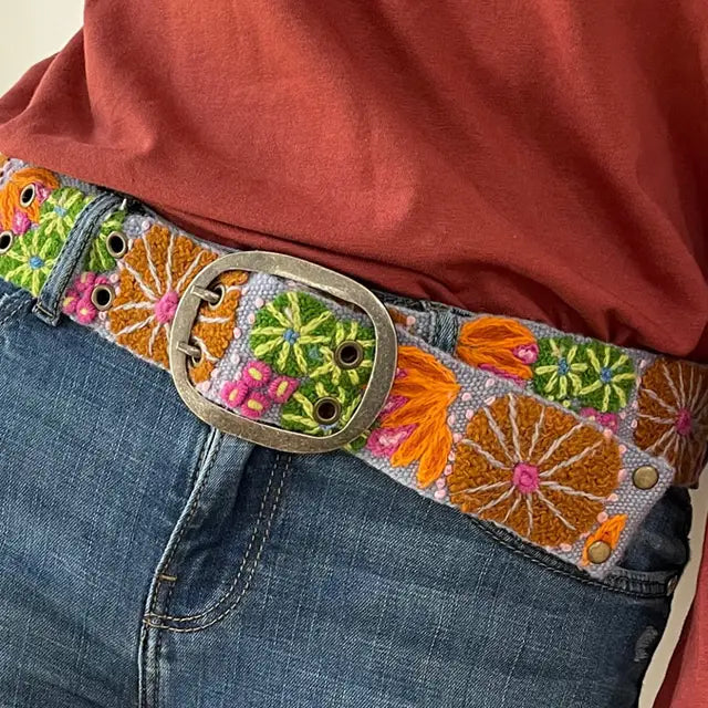 Evening shade floral embroidered wool belt.