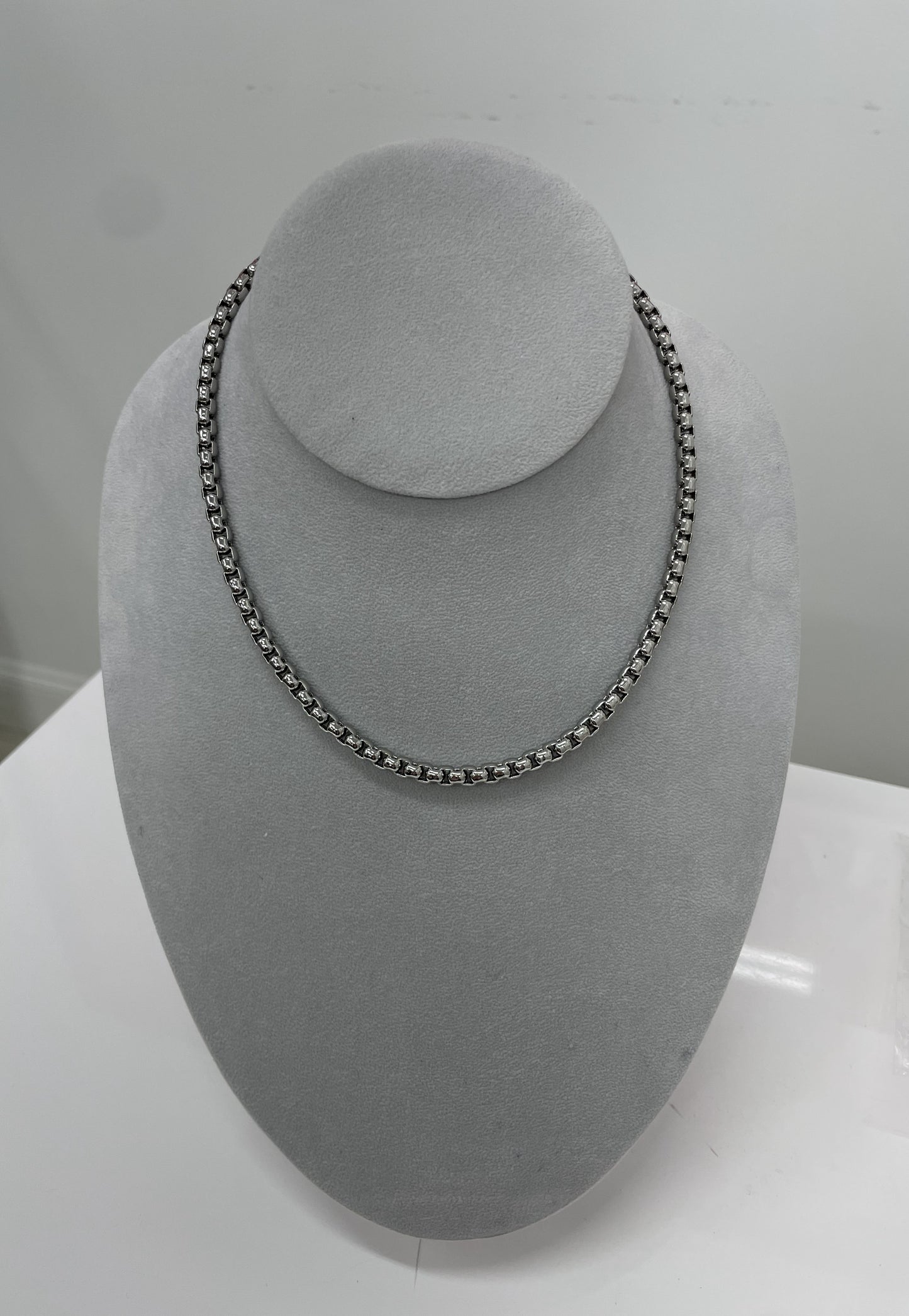 Magnetic Closure Box Chain Necklace - 16"