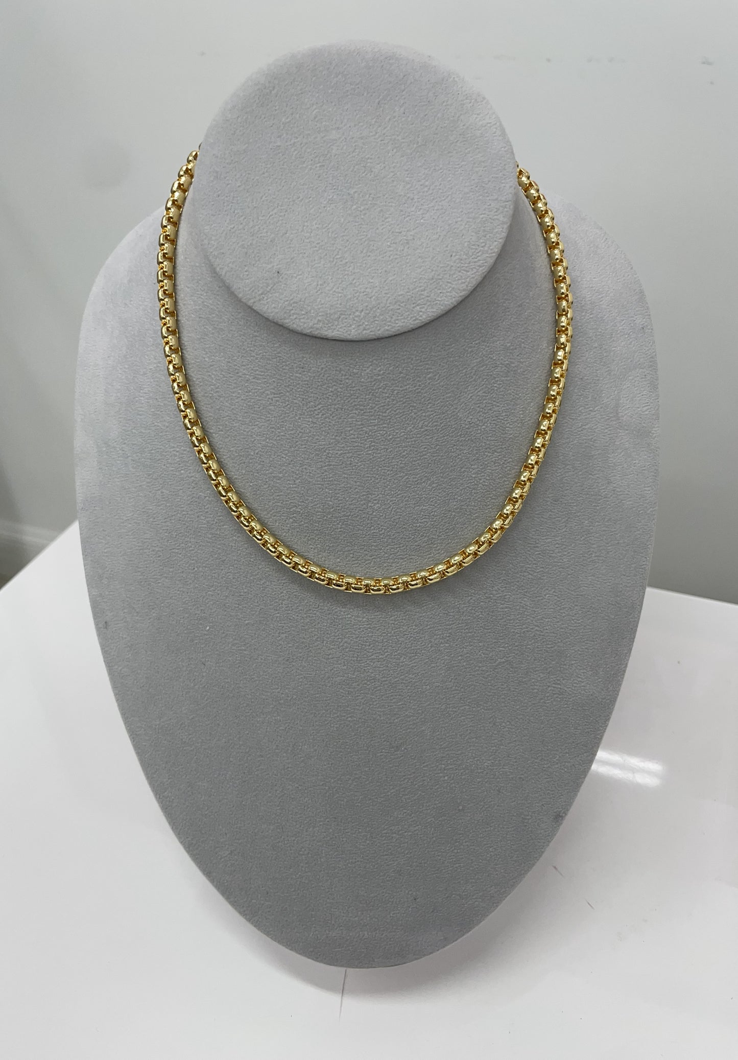 Magnetic Closure Box Chain Necklace - 16"